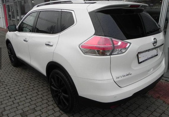 Left hand drive NISSAN X TRAIL 1.6 dCi 360 4x4i + Winterräder/Navi/AHK/Glasdach